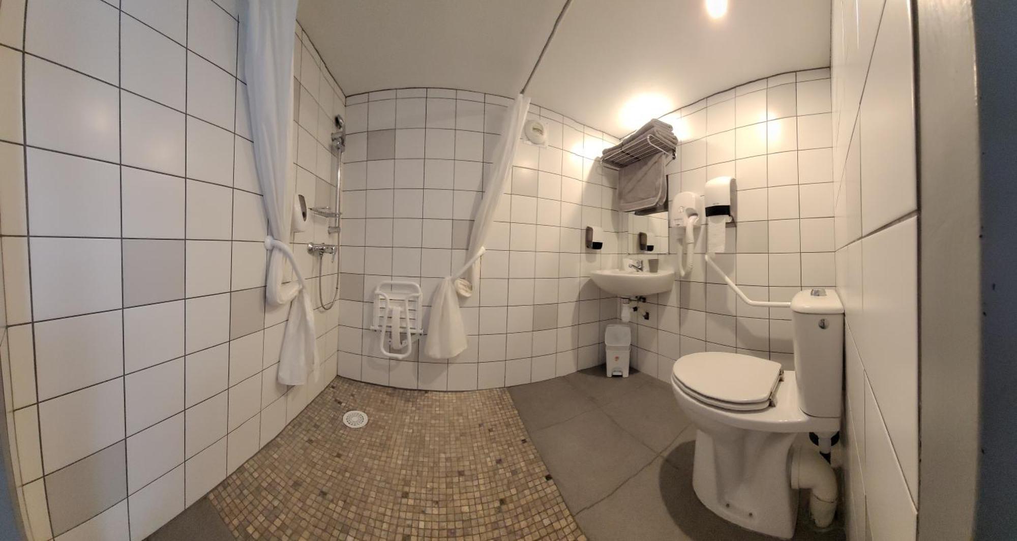 Hotel Le Vanseen Les Vans Exteriér fotografie