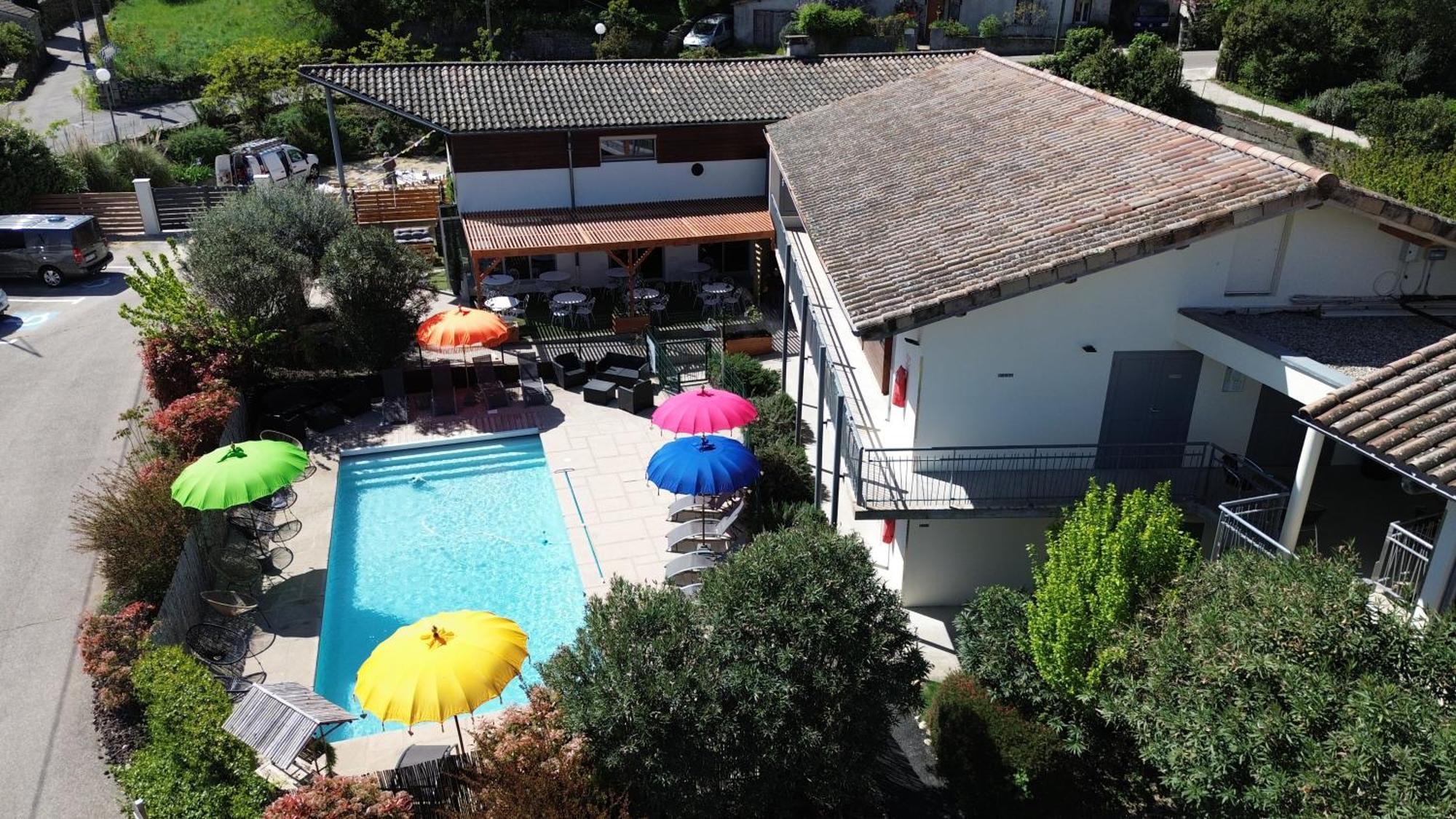 Hotel Le Vanseen Les Vans Exteriér fotografie