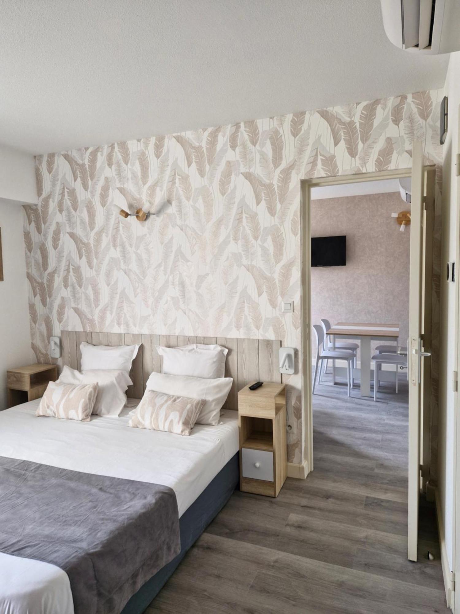 Hotel Le Vanseen Les Vans Exteriér fotografie